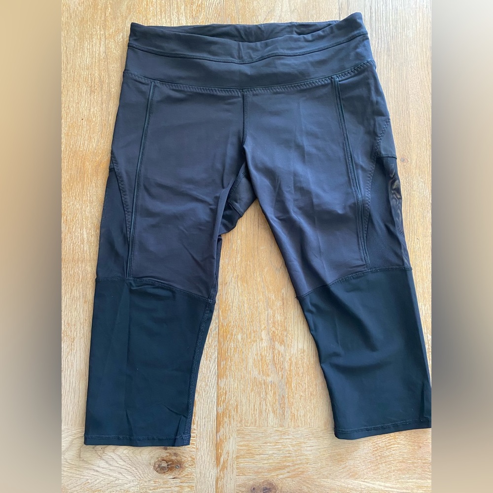 Lululemon mesh capris!